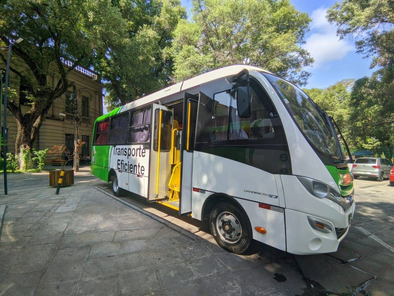 Prefeitura de Teresina vai reforçar frota de transporte eficiente com novas vans