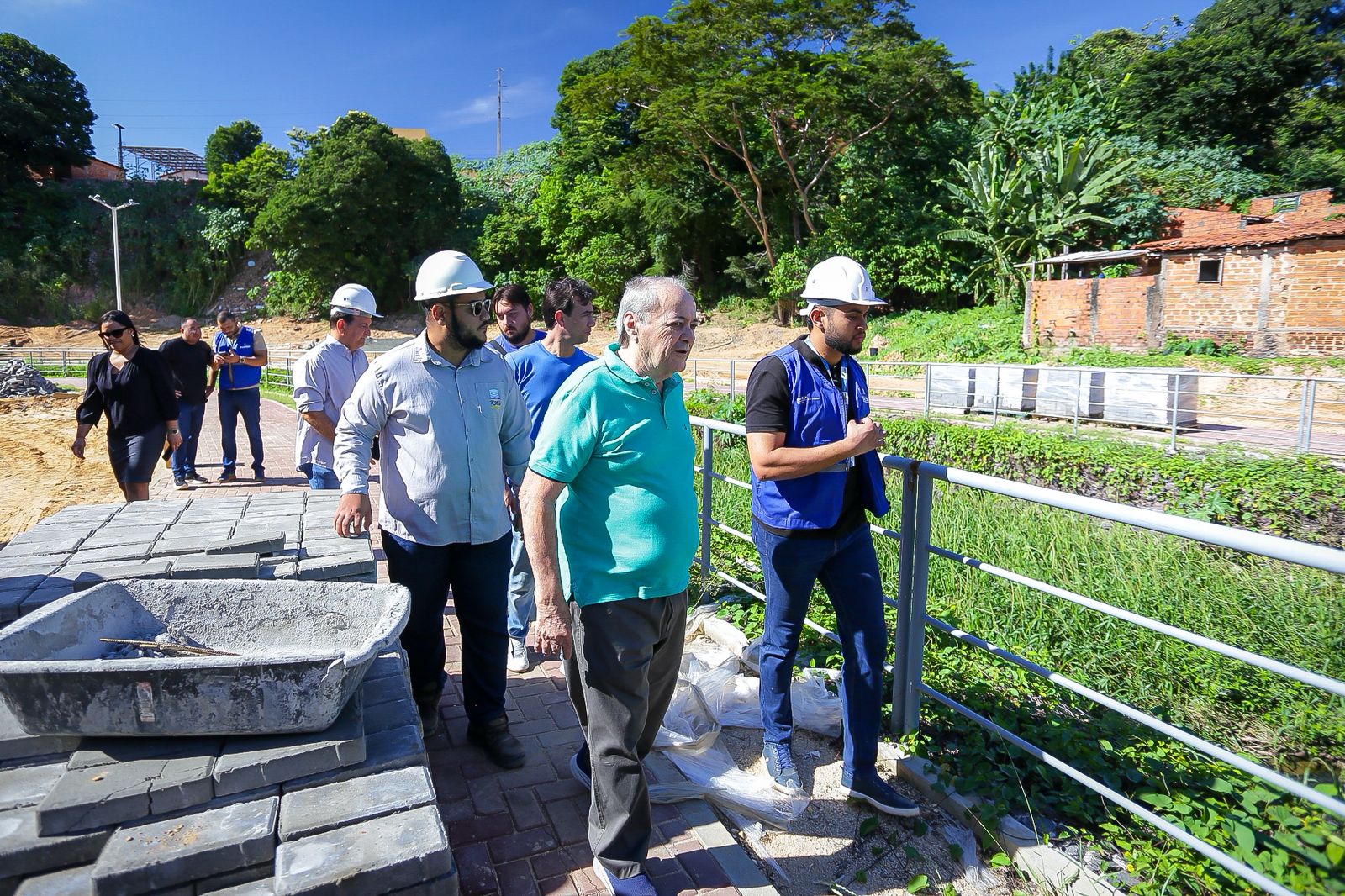 Prefeito Silvio Mendes realiza vistoria técnica em obras na cidade