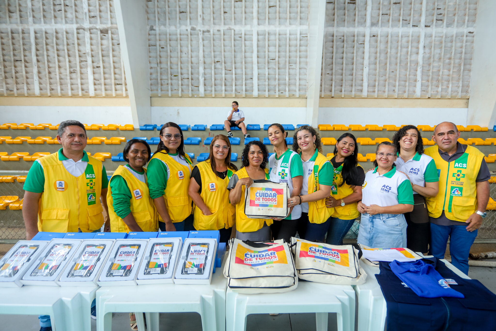 Timon avança na saúde com entrega de óculos e novos equipamentos para agentes comunitários