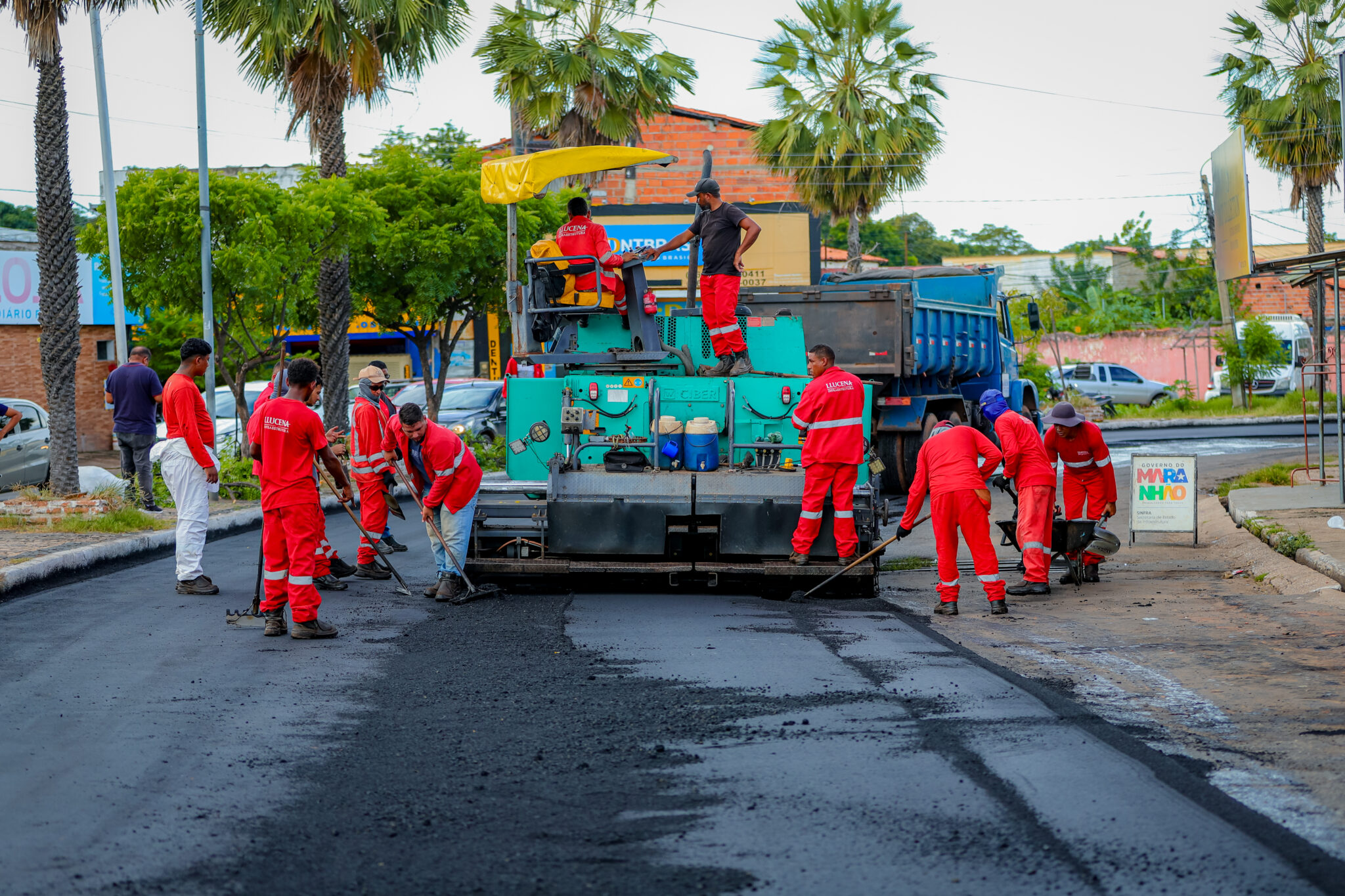 Prefeitura de Timon avança com obras de pavimentação e inicia asfaltamento da Avenida Carlos Jansen