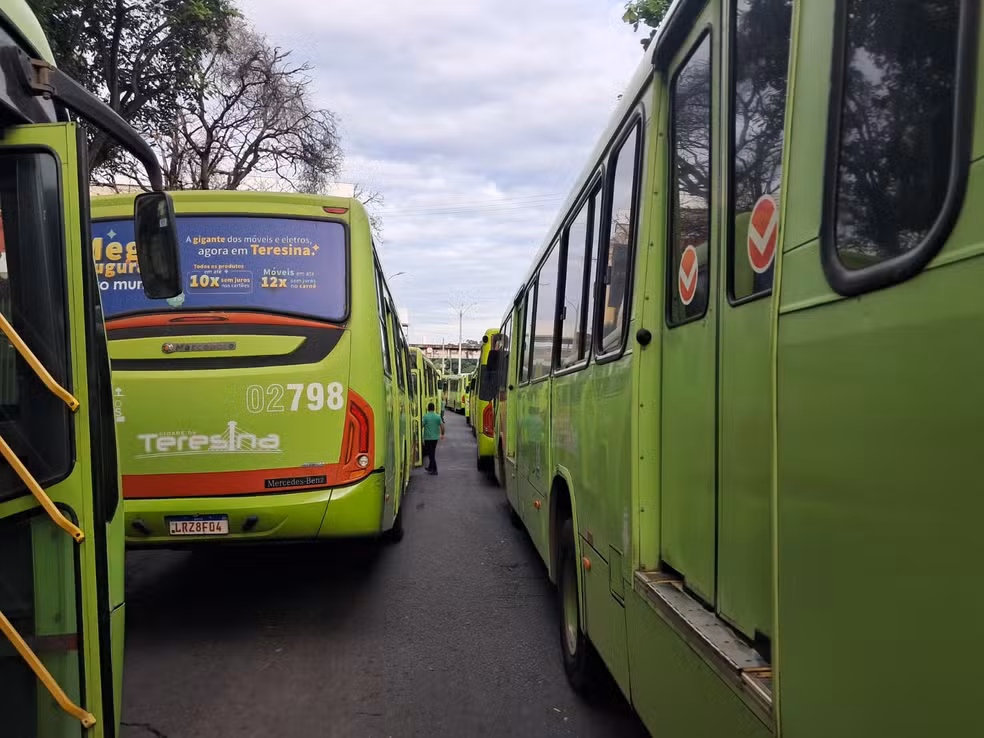Paralisação de ônibus em Teresina é suspensa após Justiça determinar 100% da frota nos horários de pico