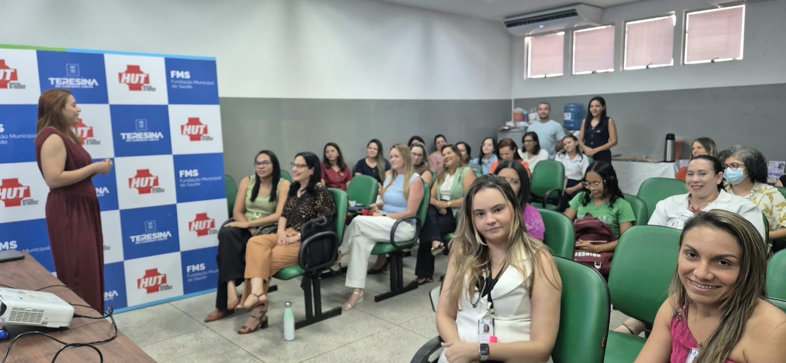 HUT promove seminário sobre Nutrição e destaca cuidado individualizado e humanizado