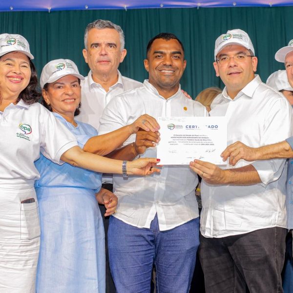 Rafael Fonteles entrega 17 obras do OPA na zona leste de Teresina e autoriza mais de R$ 4 milhões em investimentos