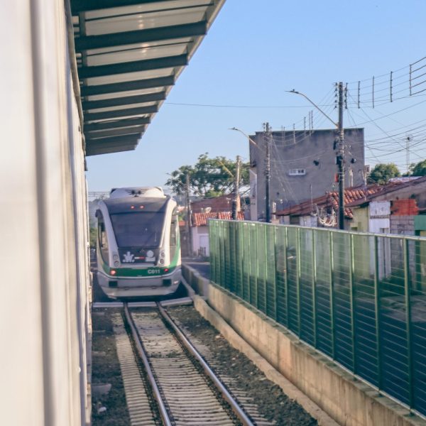 Governo do Piauí oferece metrô gratuito em Teresina e beneficia 8 mil pessoas por dia