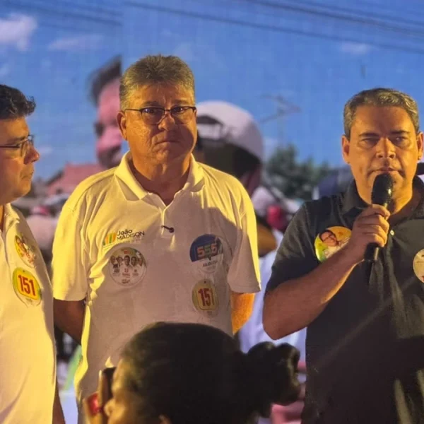 Rafael Fonteles participa de encontro com apoiadores na zona Leste de Teresina